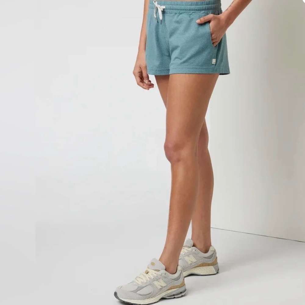 Vuori halo performance shorts heather blue